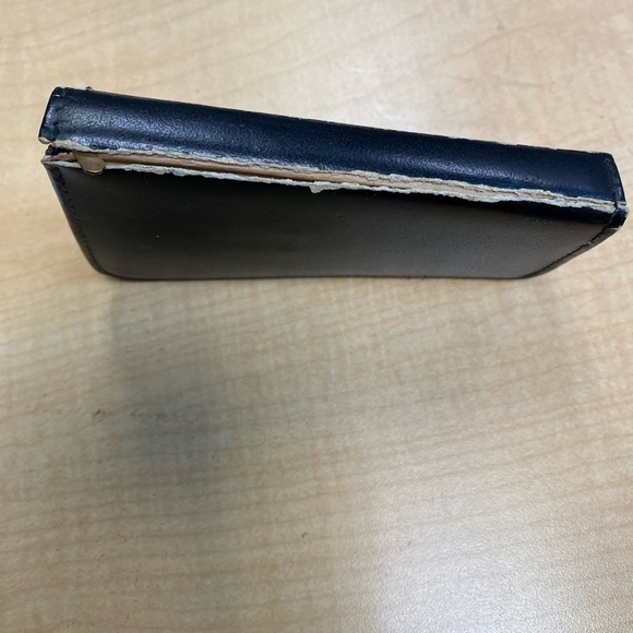 Vintage Gentleman Brush and Manicure Set Built In Zip Around Closure Leather - Picture 10 of 16